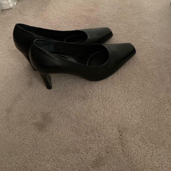 Hush Puppies black heels - Picture 4 of 6
